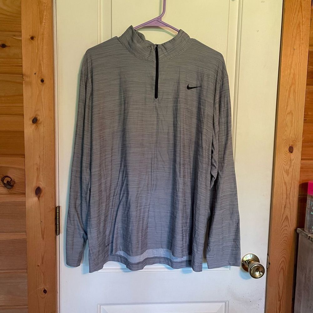 Nike Womens athletic long sleeve top XL
Gray